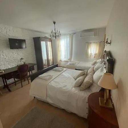 Casa de hóspedes La Porte Doree... 3*