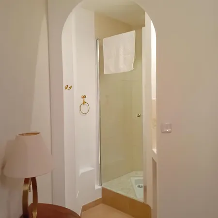 La Porte Doree... Casa de hóspedes Saint-Nicolas-de-la-Grave