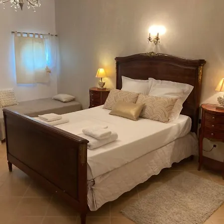 La Porte Doree... 3*