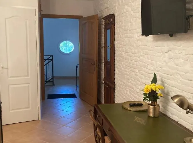 Maison d'hôtes La Porte Dorée... Saint-Nicolas-de-la-Grave