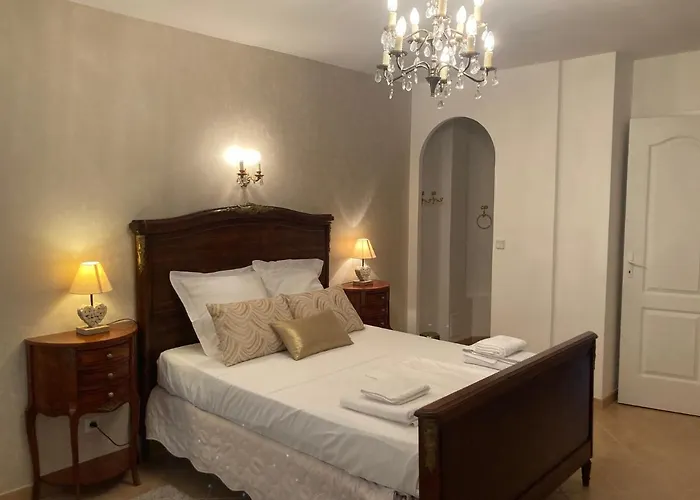 La Porte Dorée... Saint-Nicolas-de-la-Grave